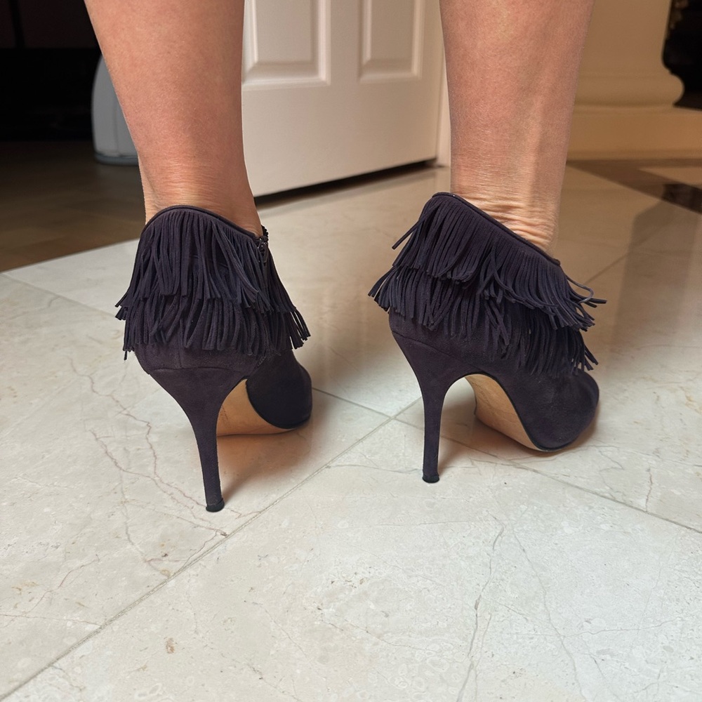 Manolo Blahnik Suede Fringe Ankle Booties | Peep Toe | Made in Italy | Size 38 - Picture 12 of 13